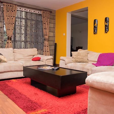 Mani'S Home Away From Home Nairobi Esterno foto