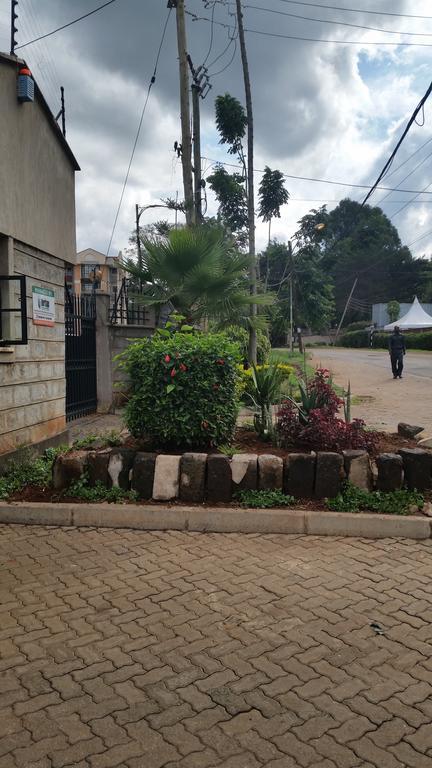 Mani'S Home Away From Home Nairobi Esterno foto
