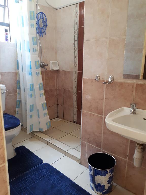 Mani'S Home Away From Home Nairobi Esterno foto